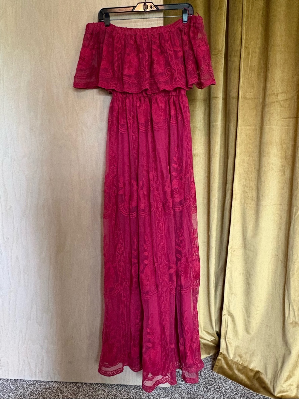 Off-Shoulder Lace Maxi Dress